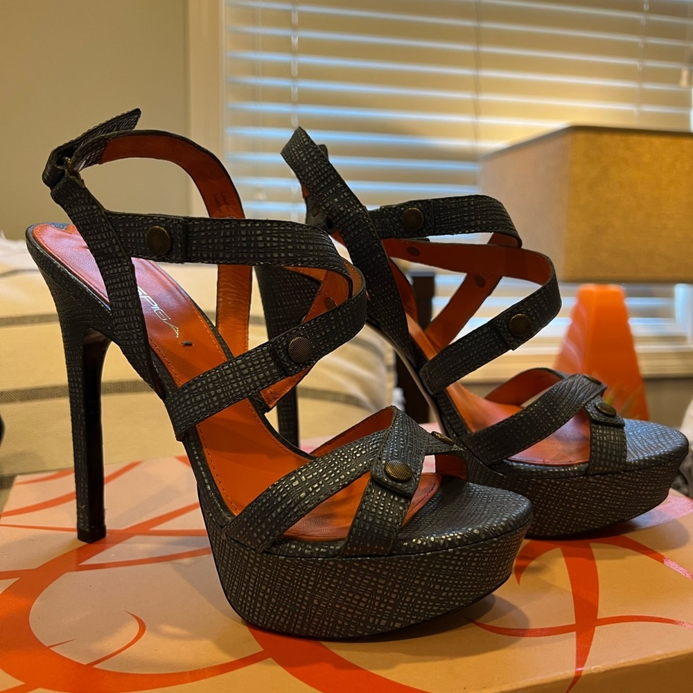 Via Spiga platform shoes size 38, 7.5